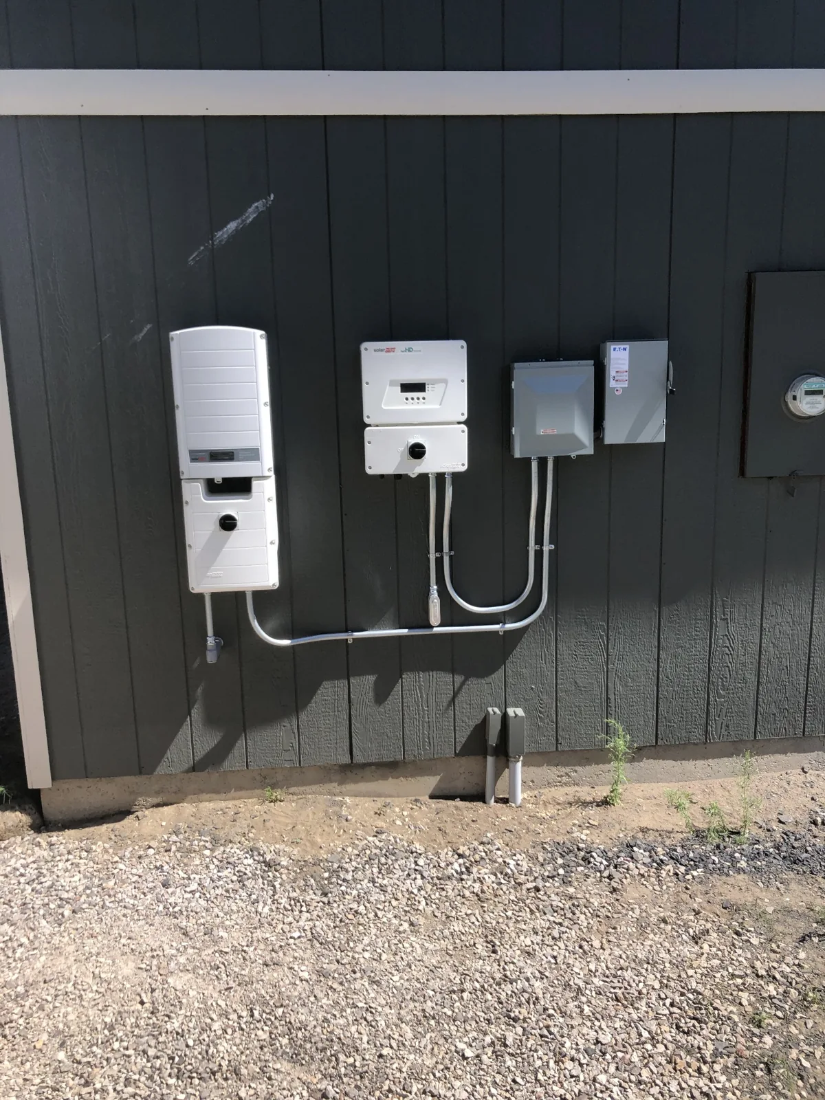 Home battery energy storage equipment for backup power